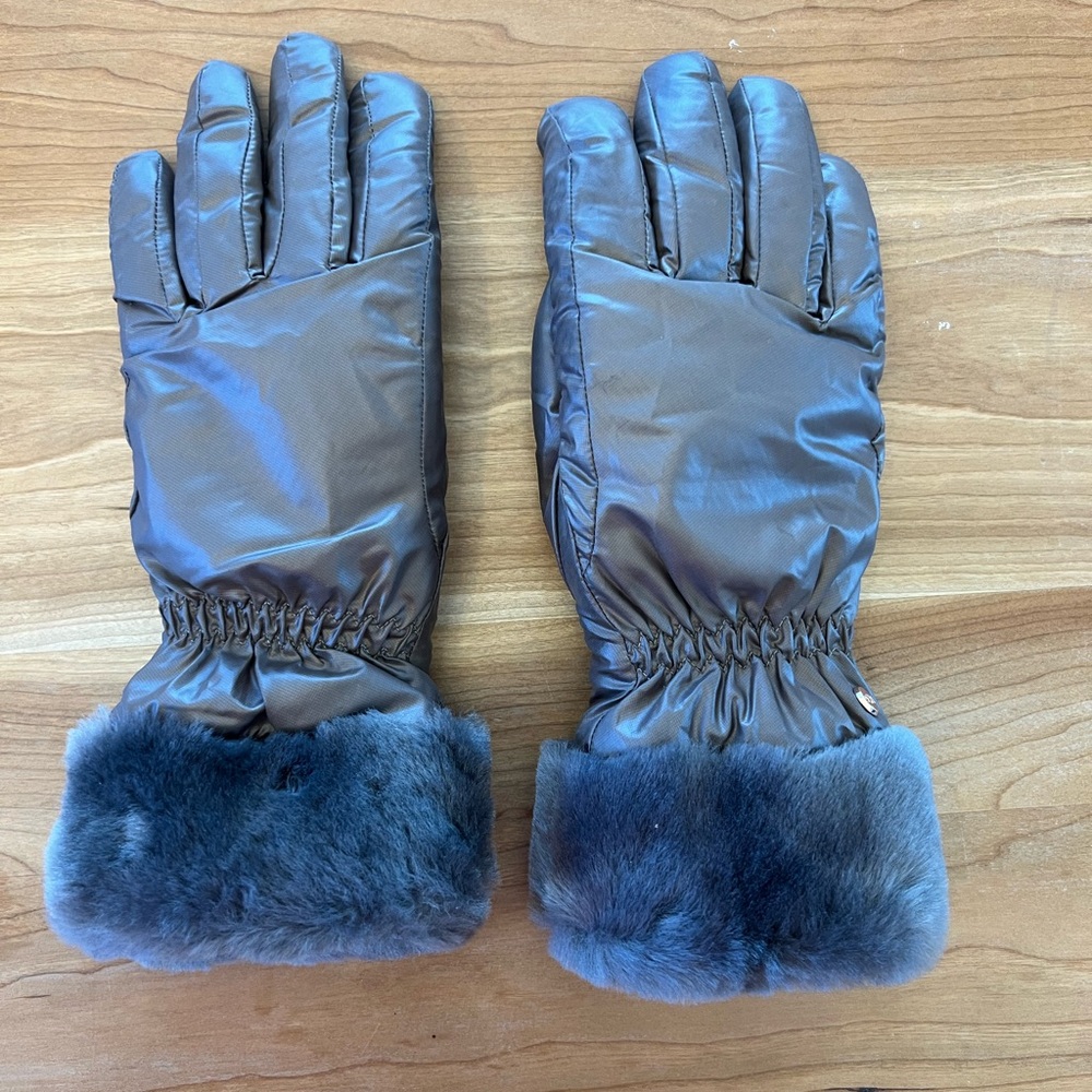 UGG Fur-Lined Winter Gloves
